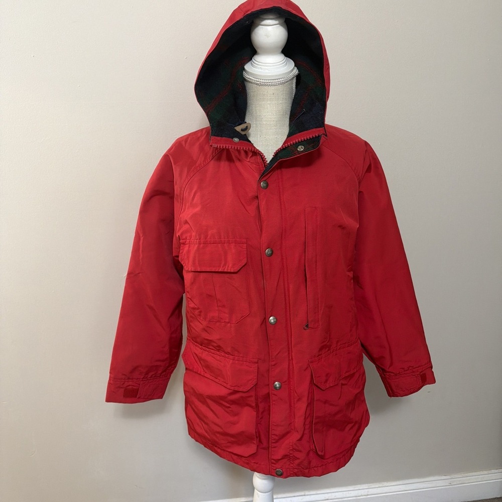 Vintage Woolrich Red Parka Plaid Wool Lining Zip + Snap Closure Medium Womans‎